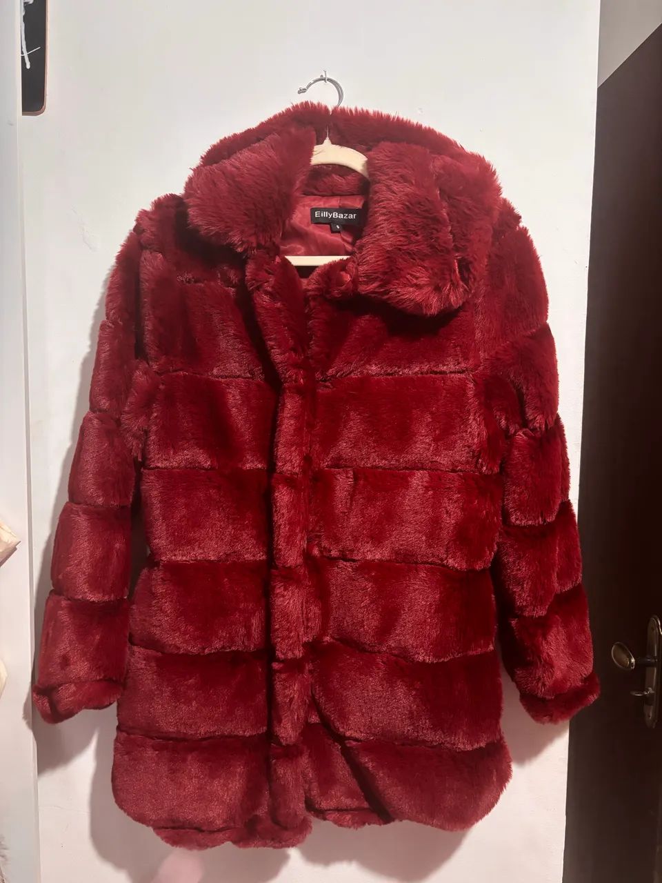 Casaco de pelo vermelho