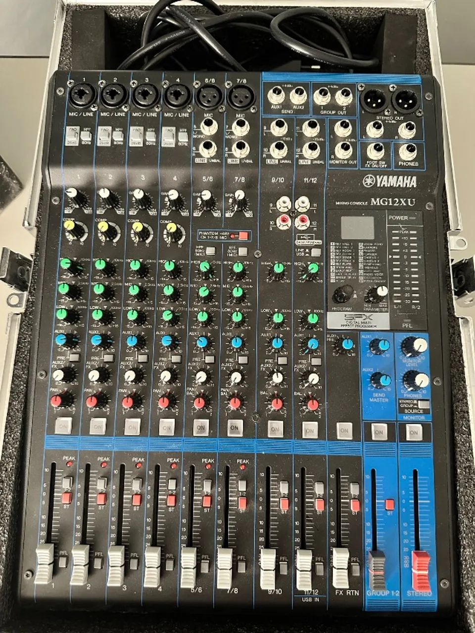 Mesa de Som Yamaha MG12XU + Case Rígido (Interface USB/Efeitos) - Foto 4