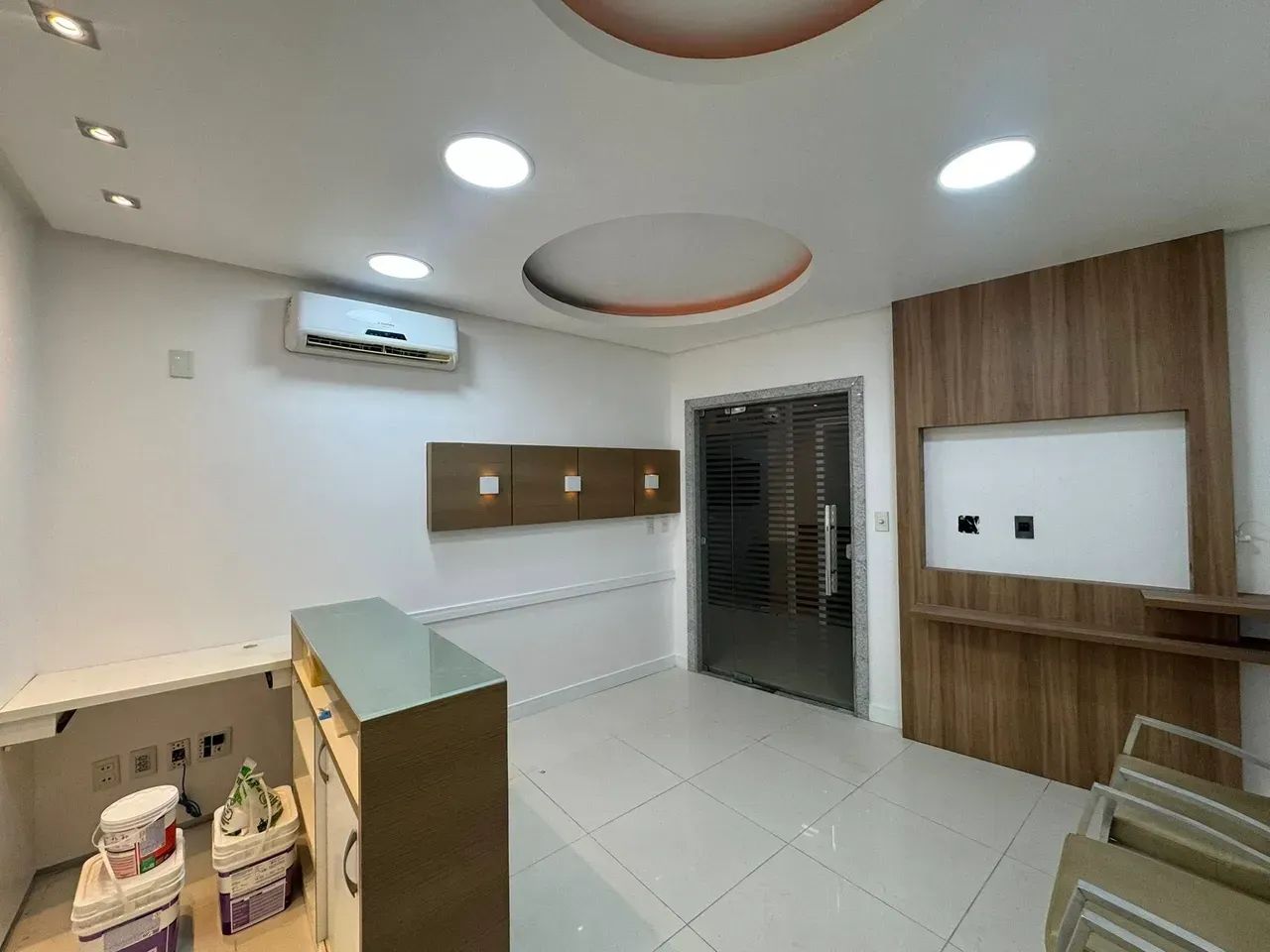 EDIFÍCIO MEDICAL JARACATY  LINDA SALA COMERCIAL DE 43m  220 mil ( PREÇO BAIXO , OPORTUNIDA