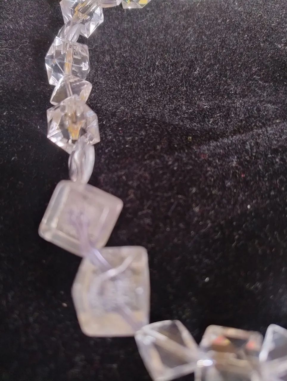 Lindo colar com detalhes delicados - Foto 4