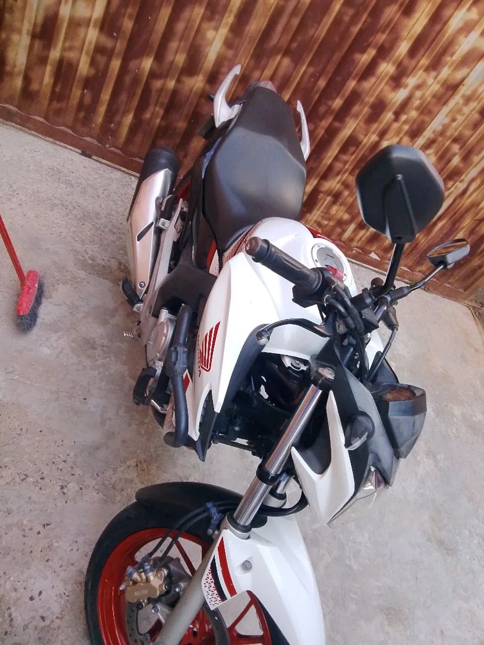 Vendo ou troco com uma de menor valor  - Foto 3