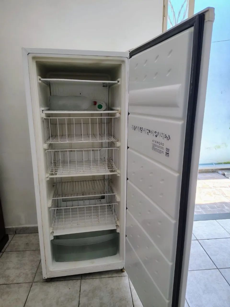 Freezer vertical consul 220vts - Foto 3