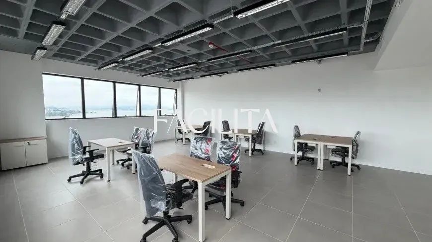 Sala comercial no Itacorubi, Florianópolis.