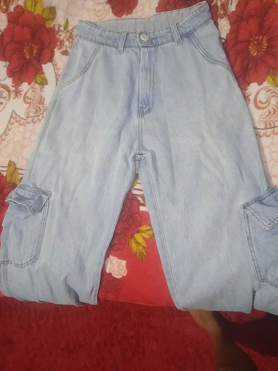 Vendo calça jeans cargo feminina  - Foto 3