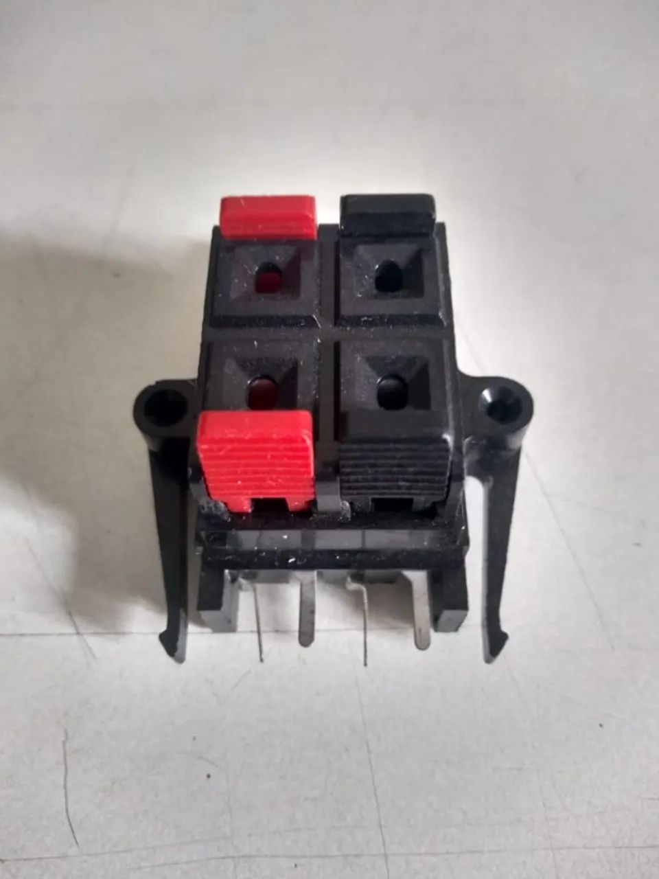 Borne Quadrado 4 Saídas (lote 70 pçs )