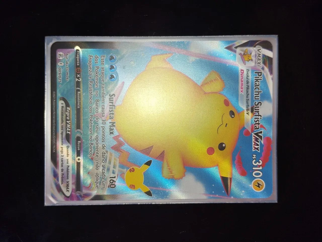 Pikachu Surfista Vmax Coleção 25 anos - Foto 2
