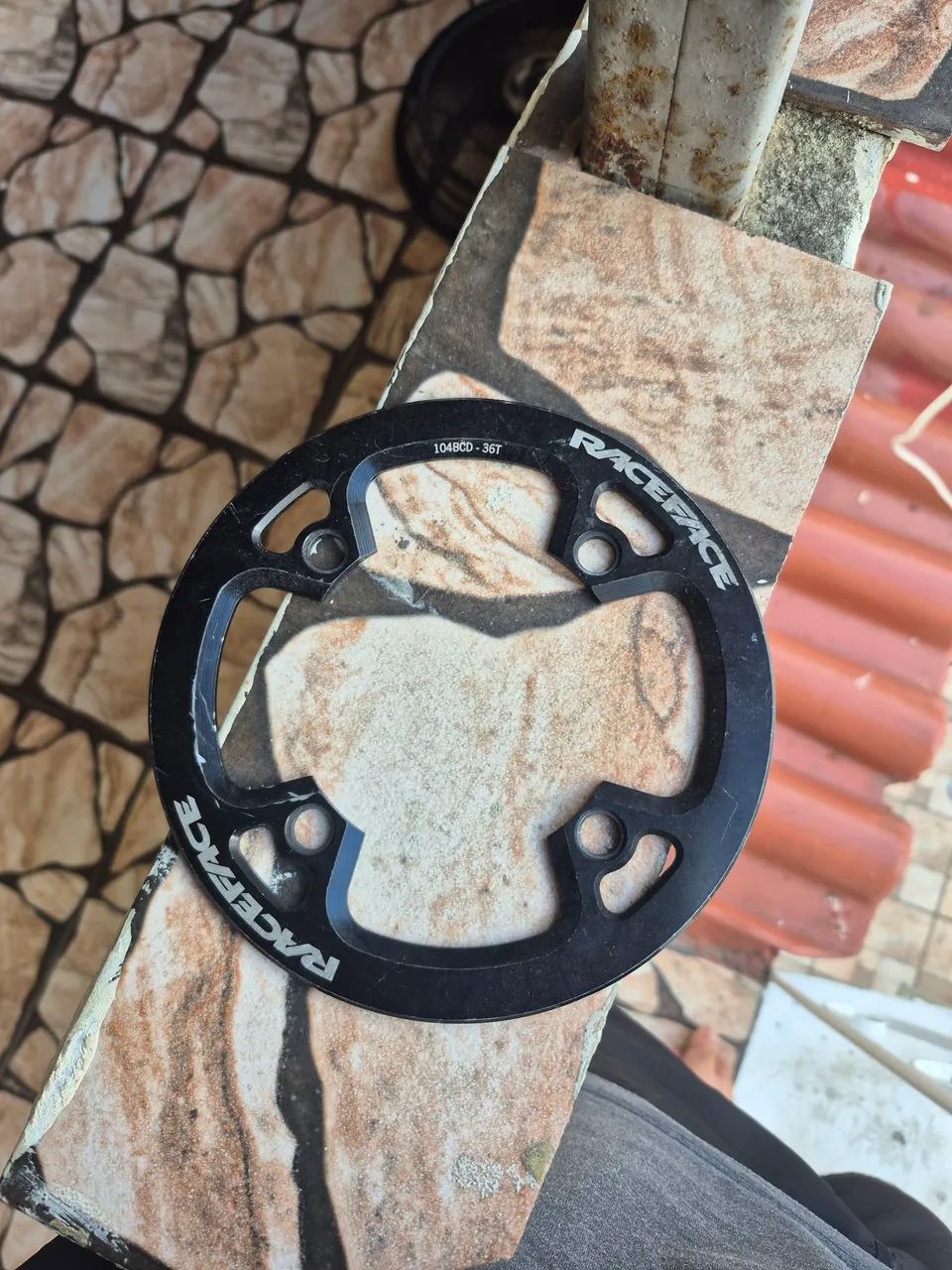 BASHGUARD RACE FACE 36 T
