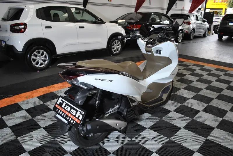 Honda PCX Gasolina Automático - Foto 4