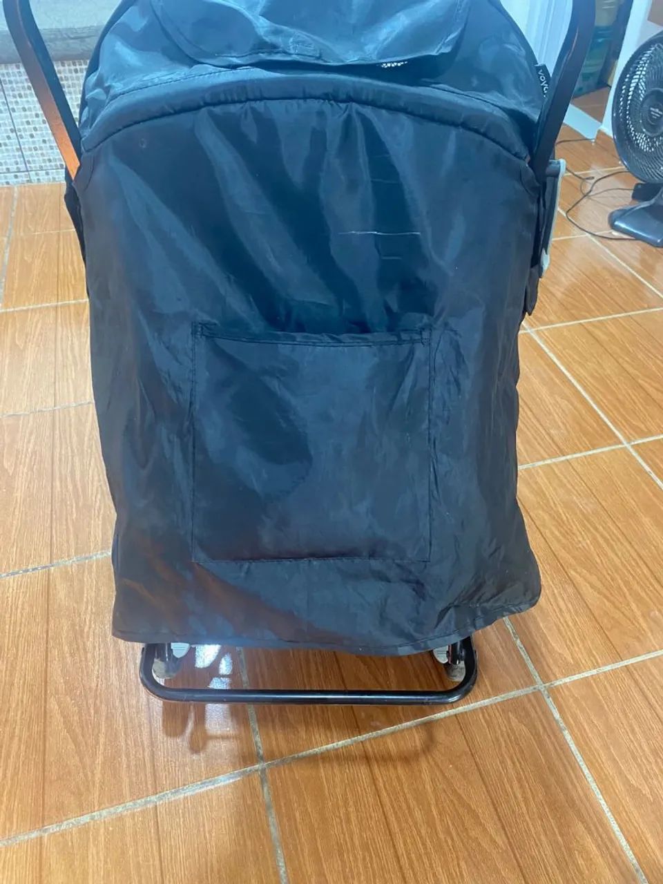 Carrinho de bebê + cadeira de papinha