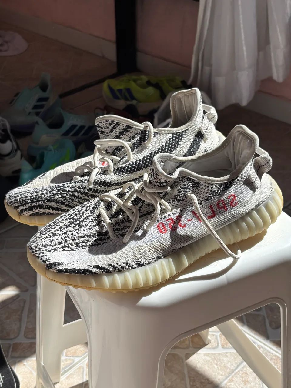 Adidas Yeezy Boost 350 V2 Zebra Original Nº 41 - Foto 2