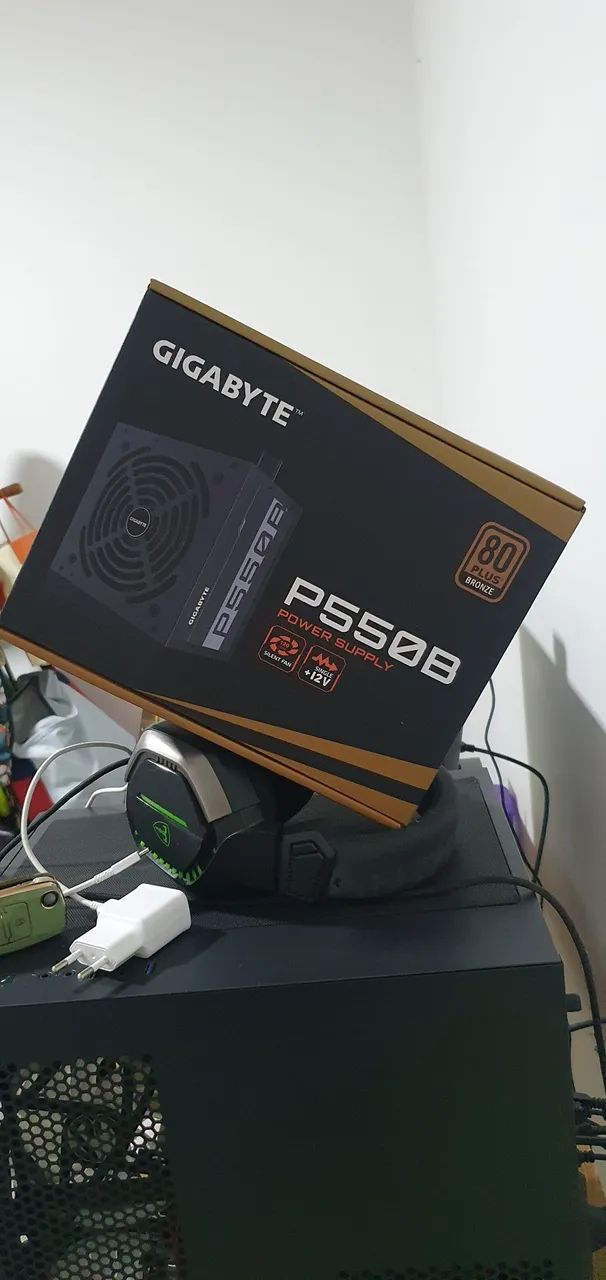 Fonte Gigabyte 550w