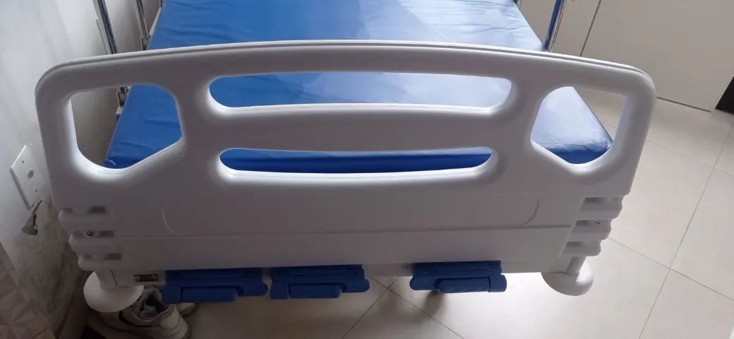 Cama hospitalar com colchão. - Foto 2