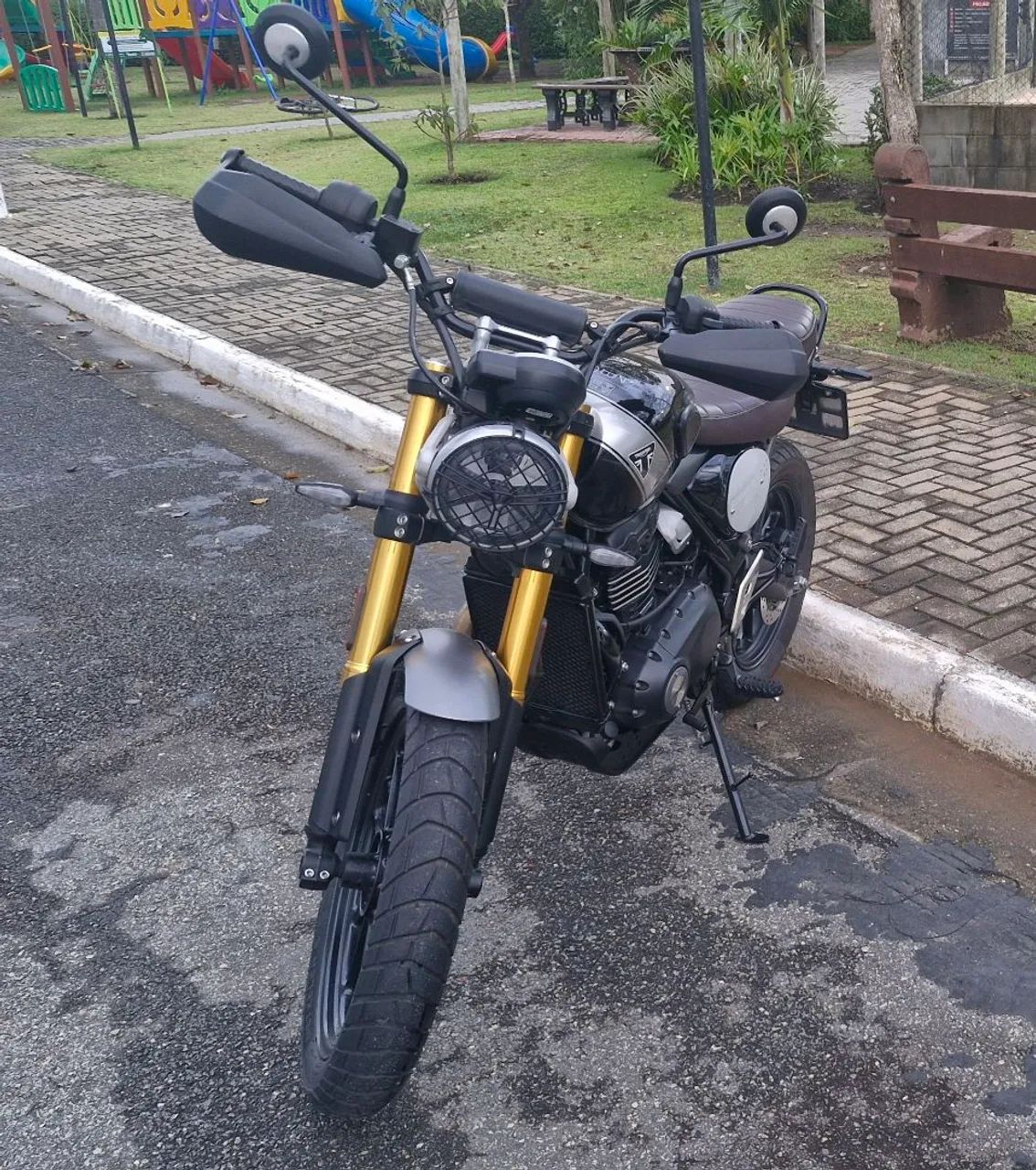 Scrambler 400X
