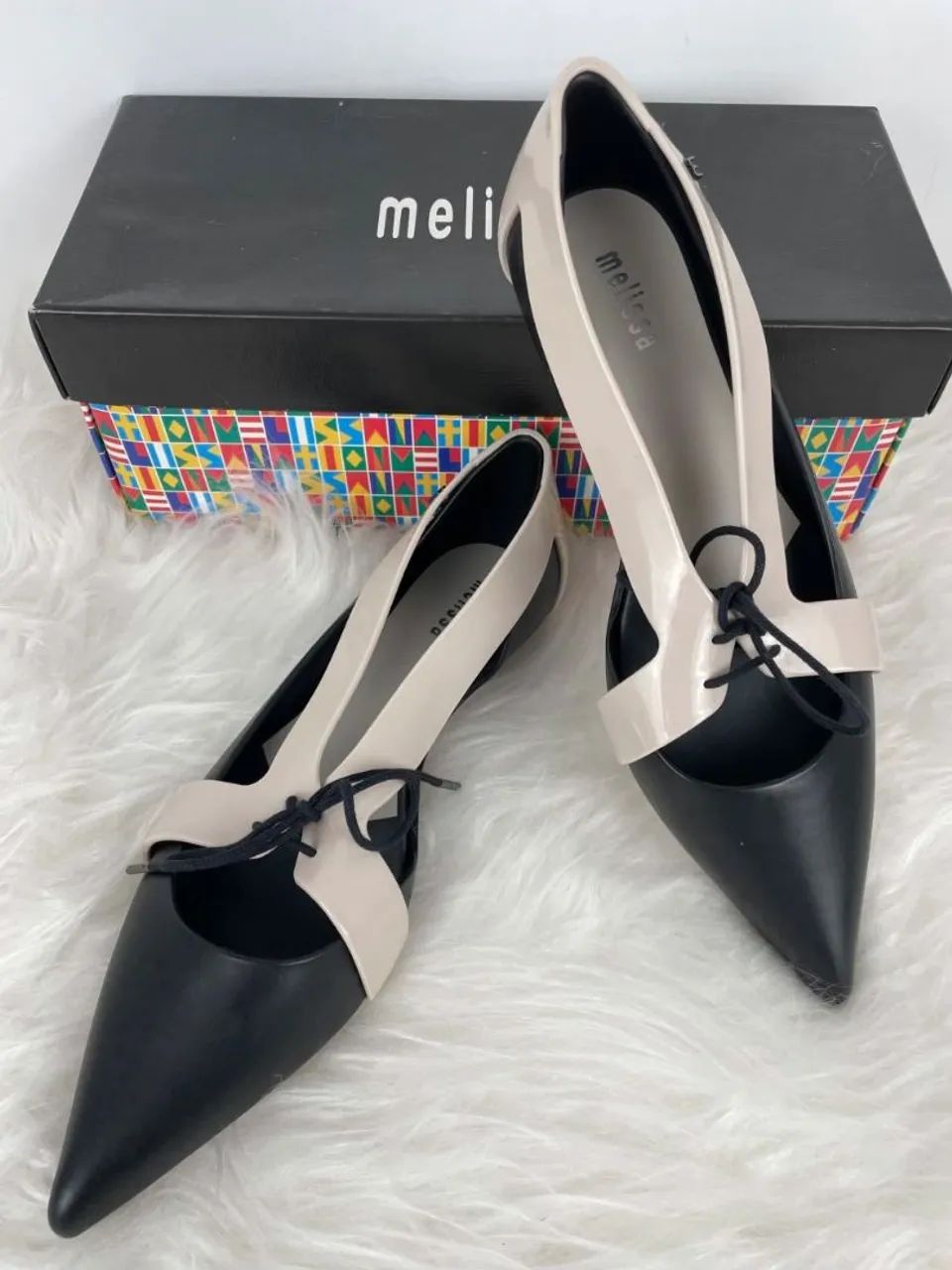 Sapatilha melissa tailoring preta e bege