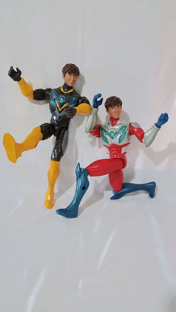Lote com dois bonecos Maxsteel dos anos de 2012 e 2014 - Foto 2