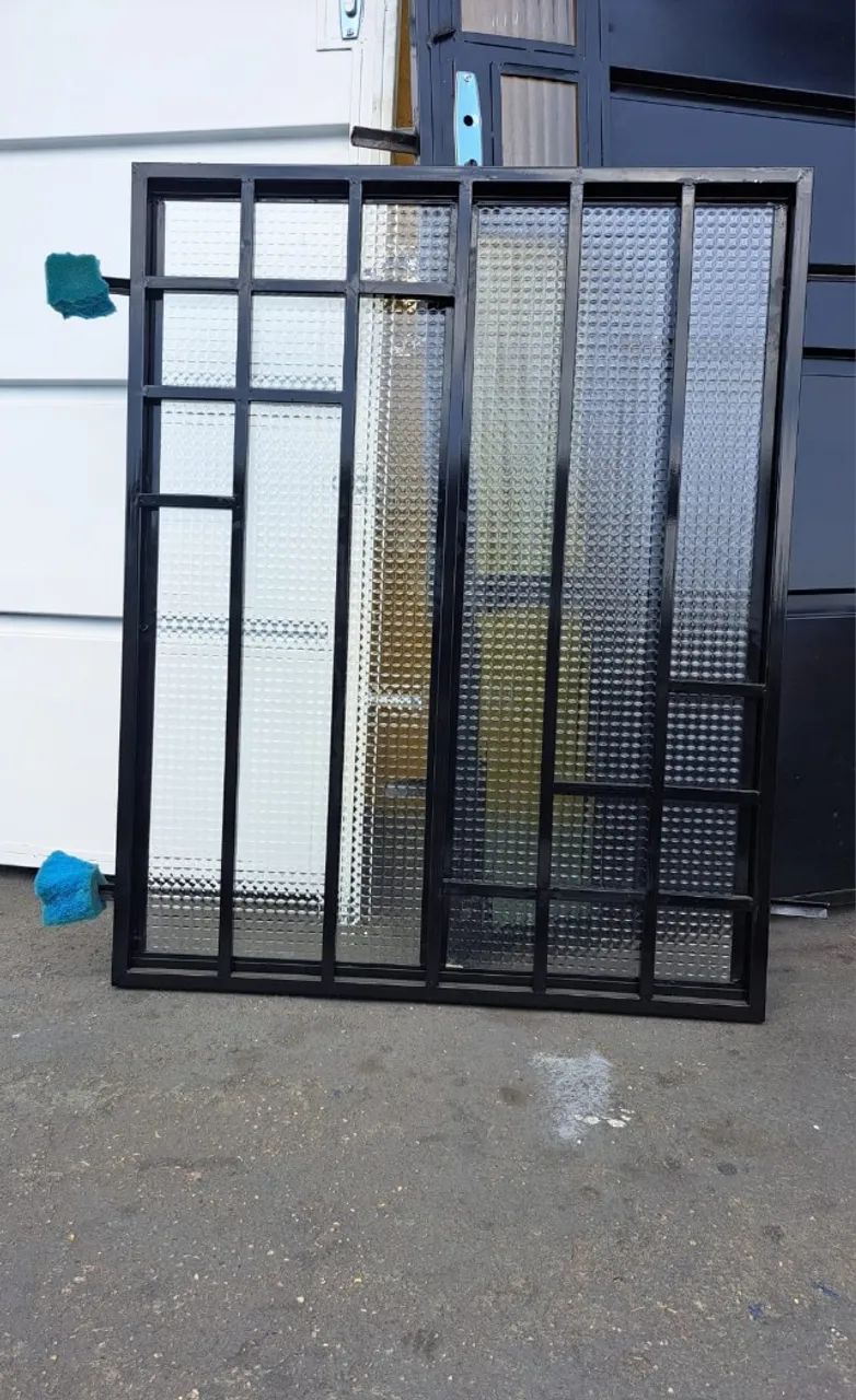 porta de ferro R$ 450  s/v - Foto 2