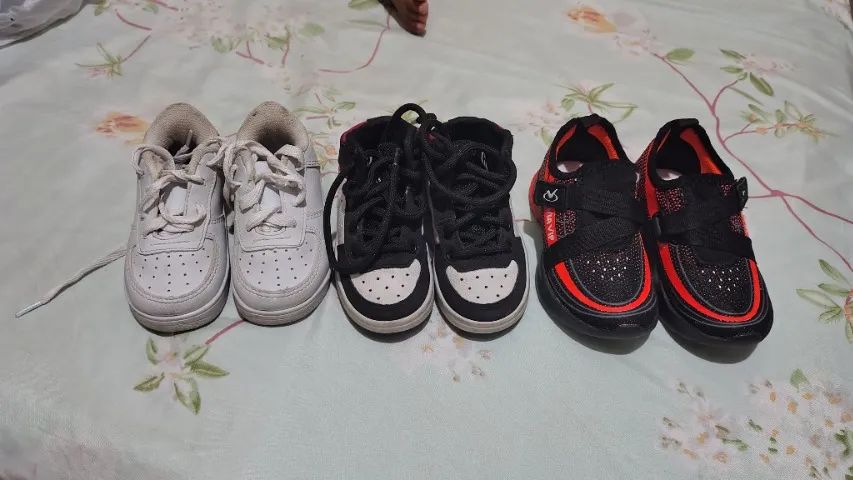 3 pares de sapato infantil 