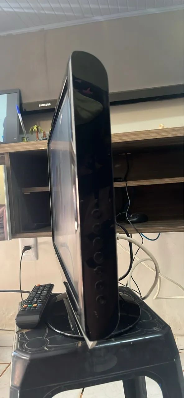 Monitor TV LCD 20" Samsung Modelo: 2033M Usado - Foto 5
