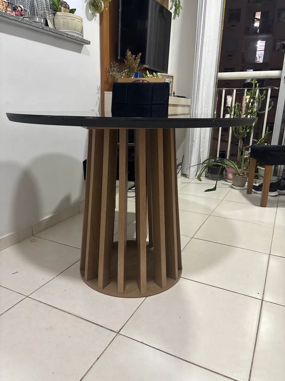 OPORTUNIDADE - MESA DE JANTAR MODERNA  - Foto 3