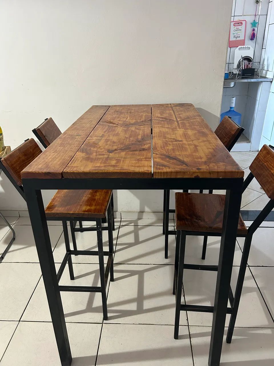 Conjunto mesa e cadeiras