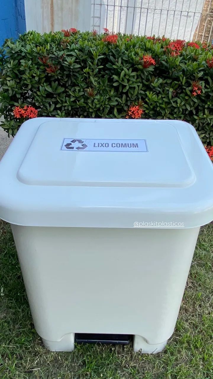 Lixeira de plástico 50litros