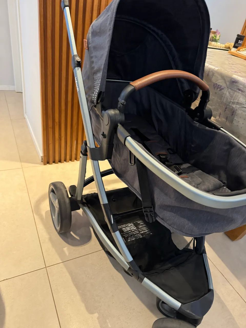 Carrinho Infanti com base veicular Isofix + bebê conforto