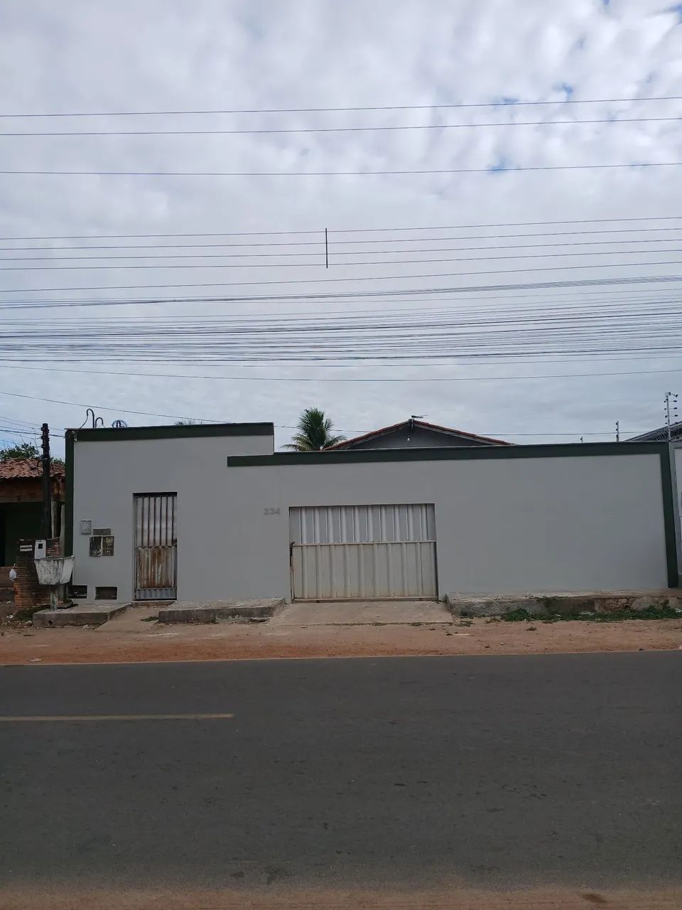 Vende-se casa no Bairro Pintolândia 