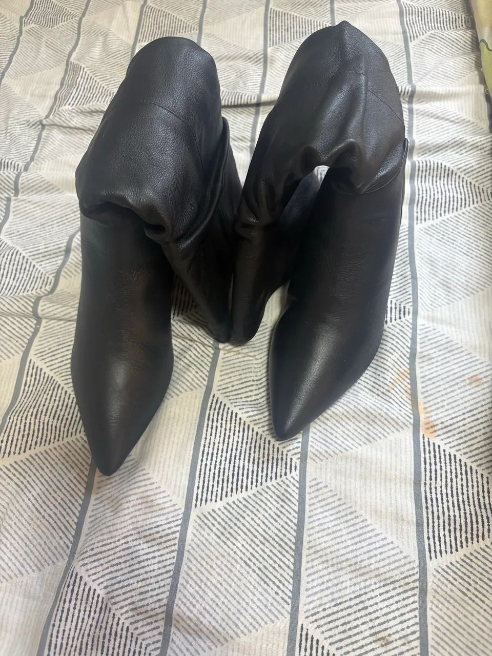 Bota uza em couro preta  - Foto 2