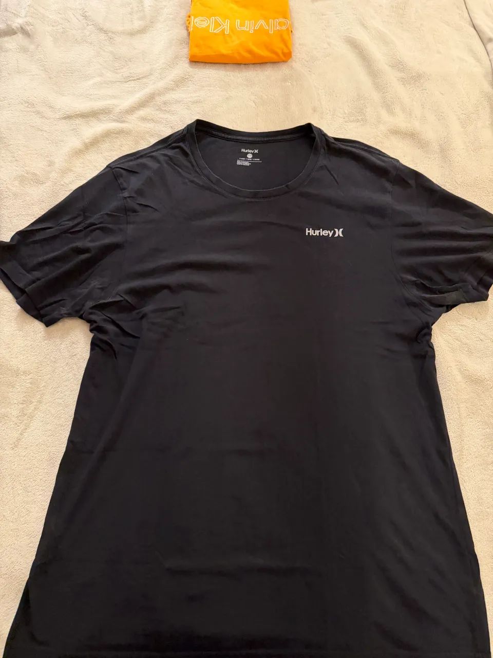 4 camisas Hurley por 120,00 - Foto 3