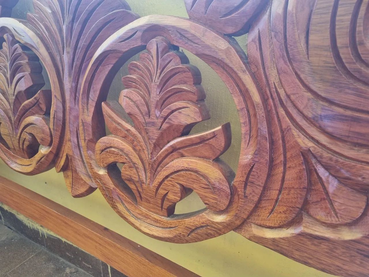 CAMA DE CASAL DE MADEIRA MACIÇA 