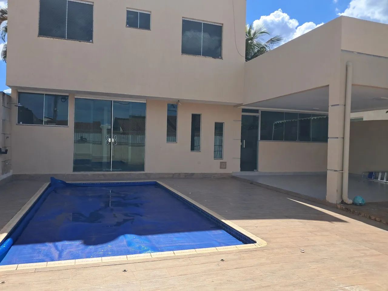  * alugo cs 3 quartos com suíte *