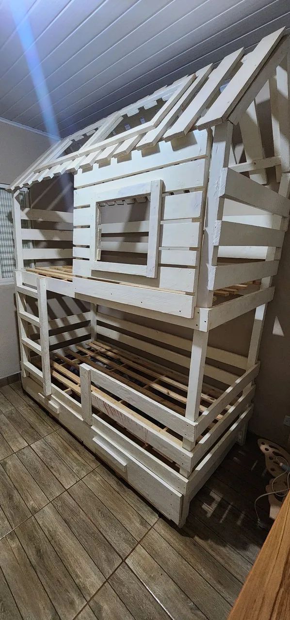 Cama Beliche modelo casinha com escorrega - Foto 2