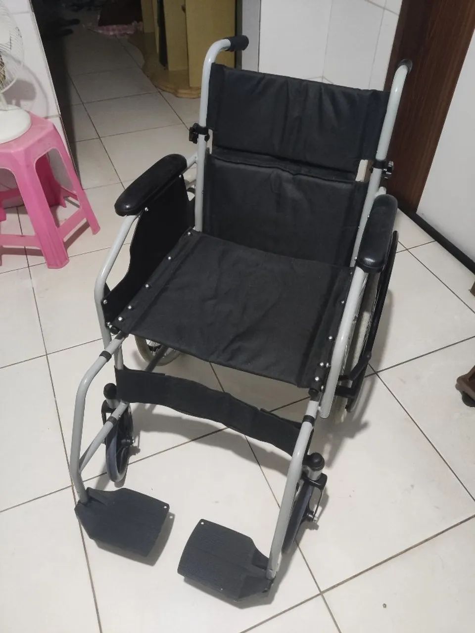 Cadeira de Rodas Dobrável - Foto 3