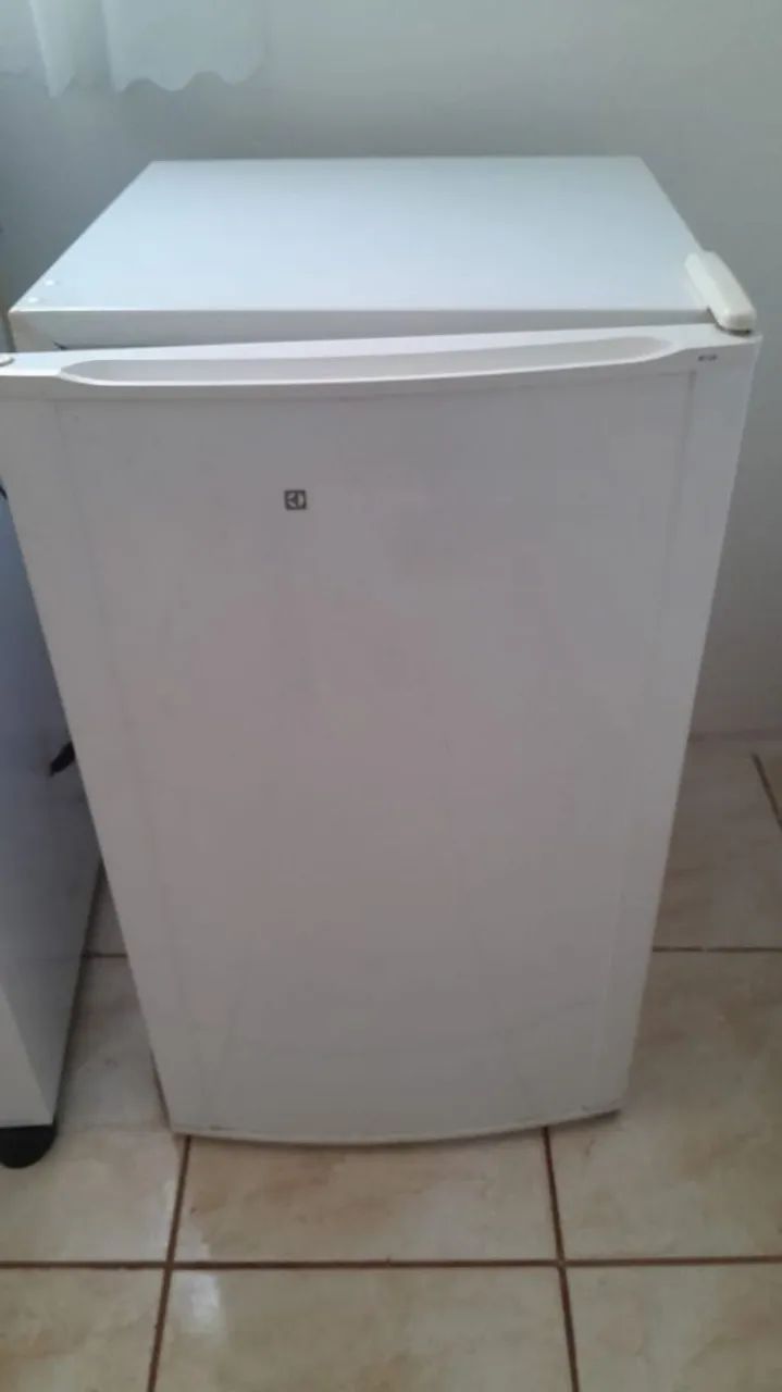 Frigobar eletrolux