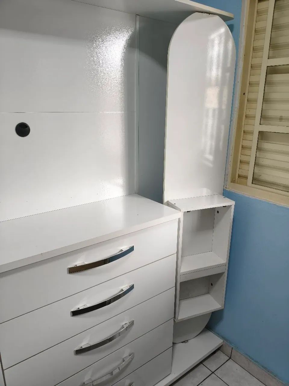 Cômoda branca com espelho - Foto 2