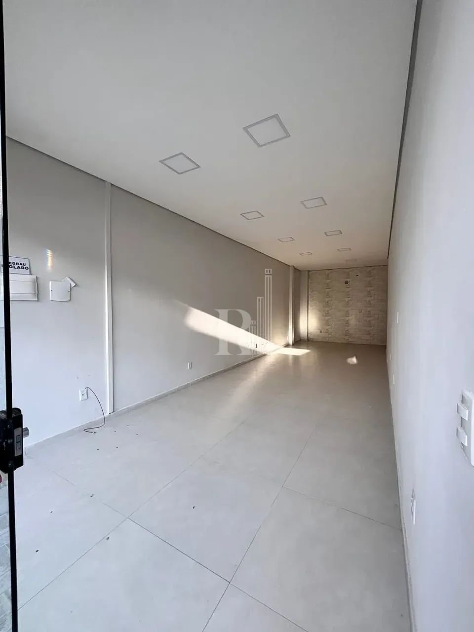 Sala para locação, Centro, Tijucas, SC - Foto 2