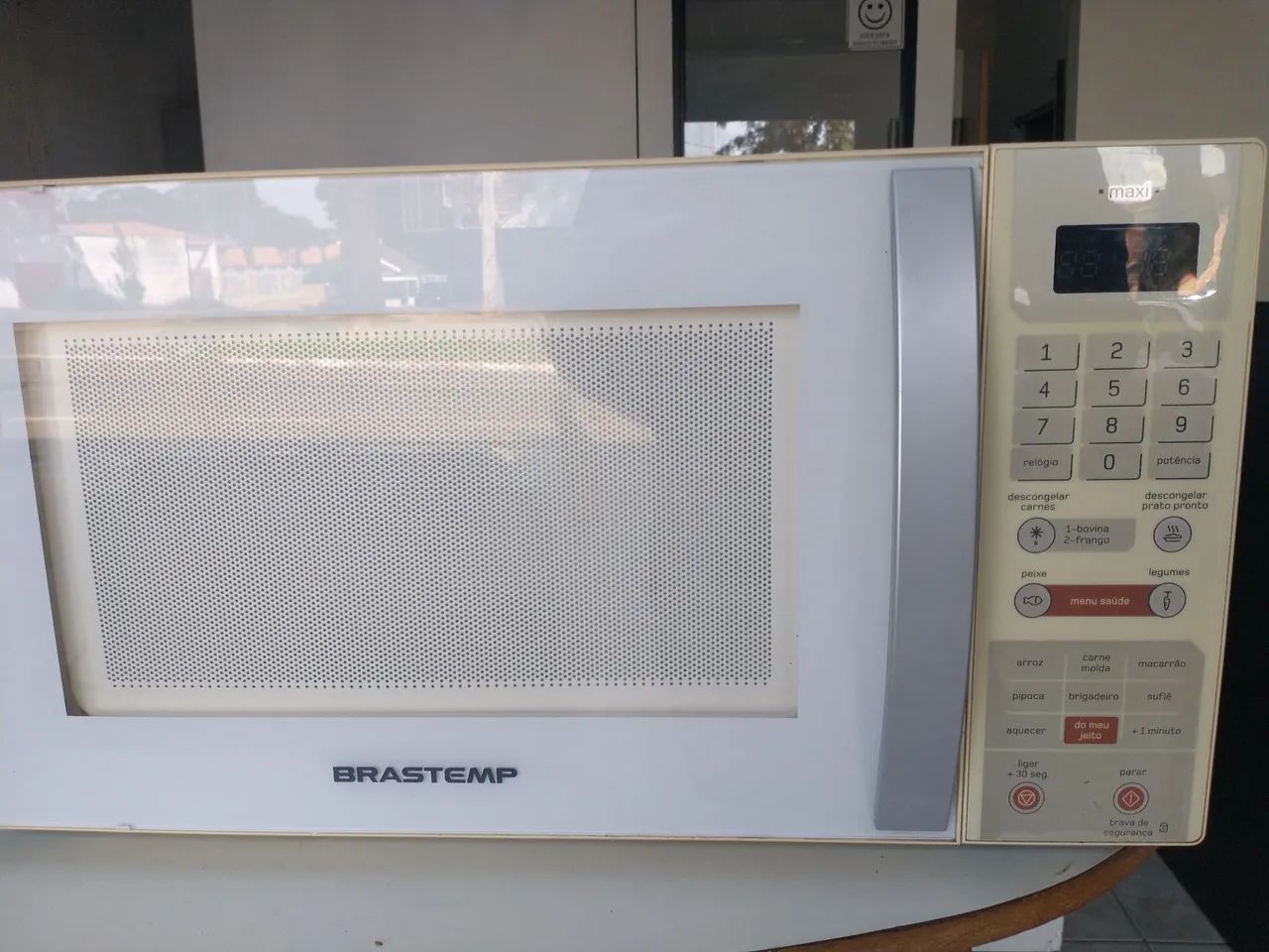 Microondas funcionando 190,00
