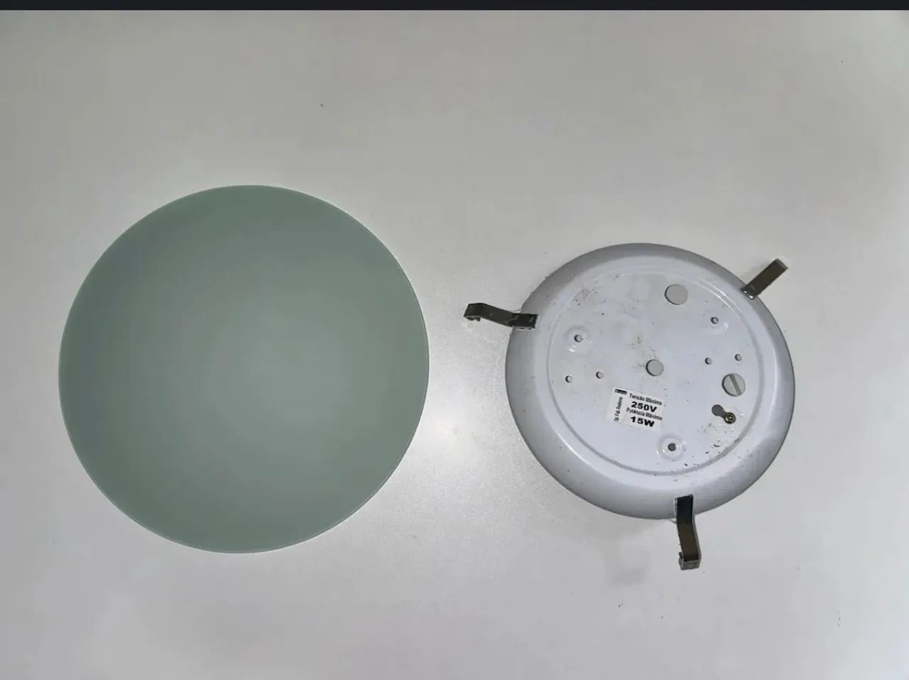 Luminária plafon usada em bom estado