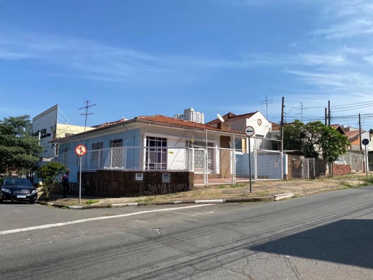Casa à venda e para alugar em Campinas, Bosque, com 6 quartos, com 226 m² - Foto 2