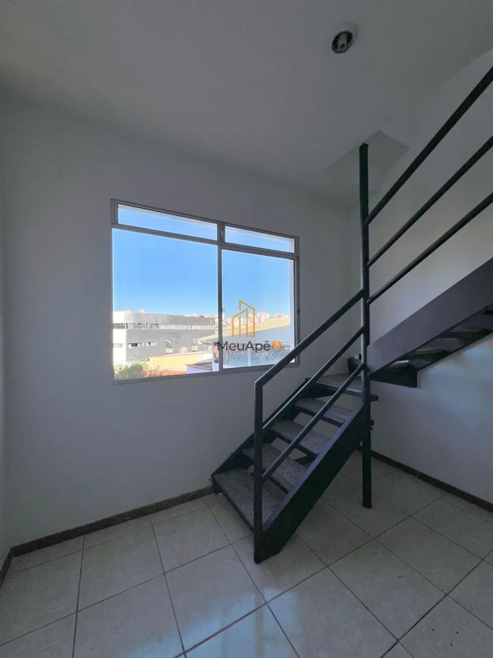 Cobertura ampla com 3 quartos e 2 vagas no Cachoeirinha - Foto 4