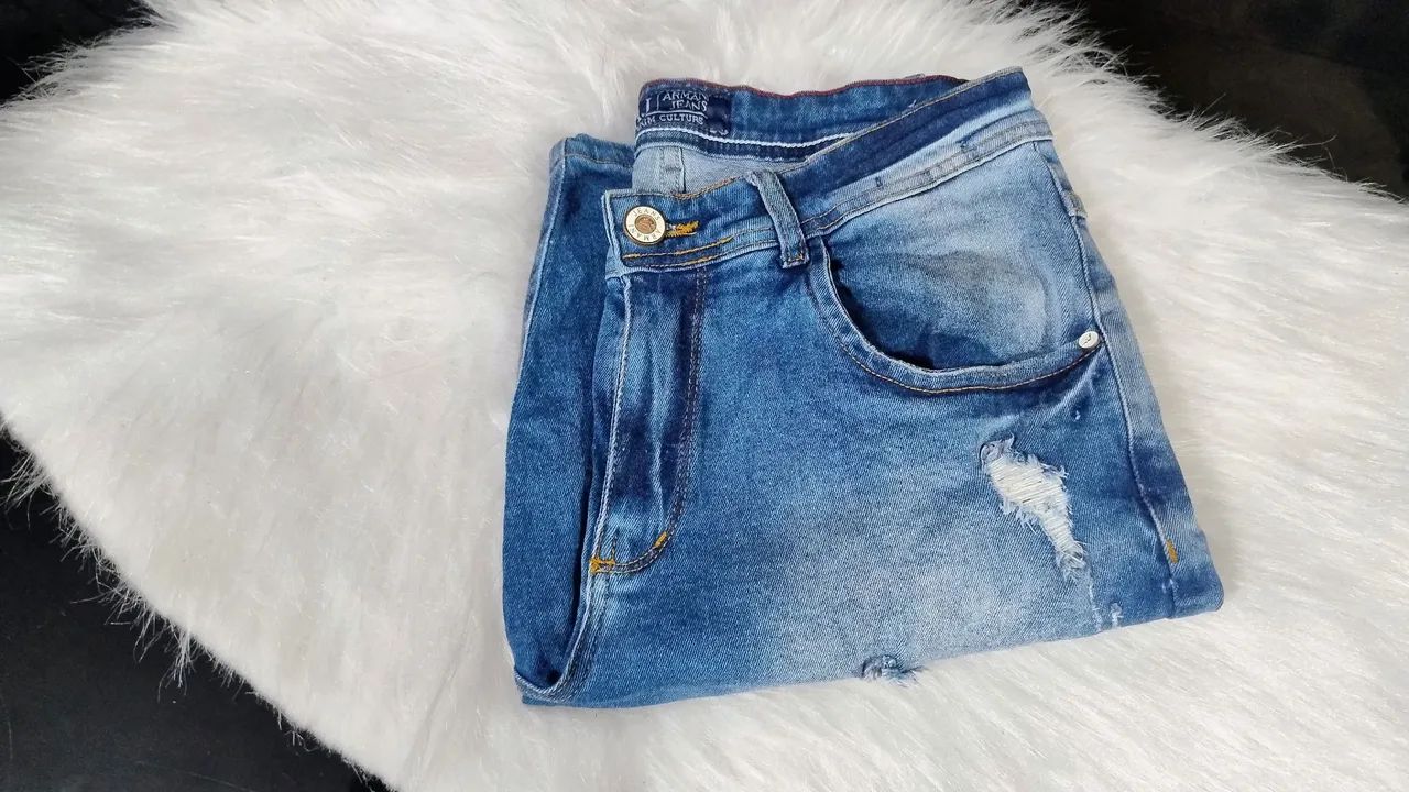 Bermuda Armani usado 3x bem conservado 