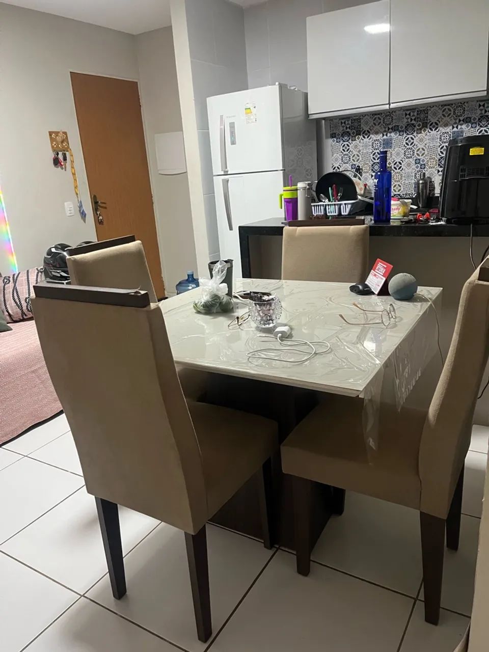 Mesa com 04 cadeiras  - Foto 4