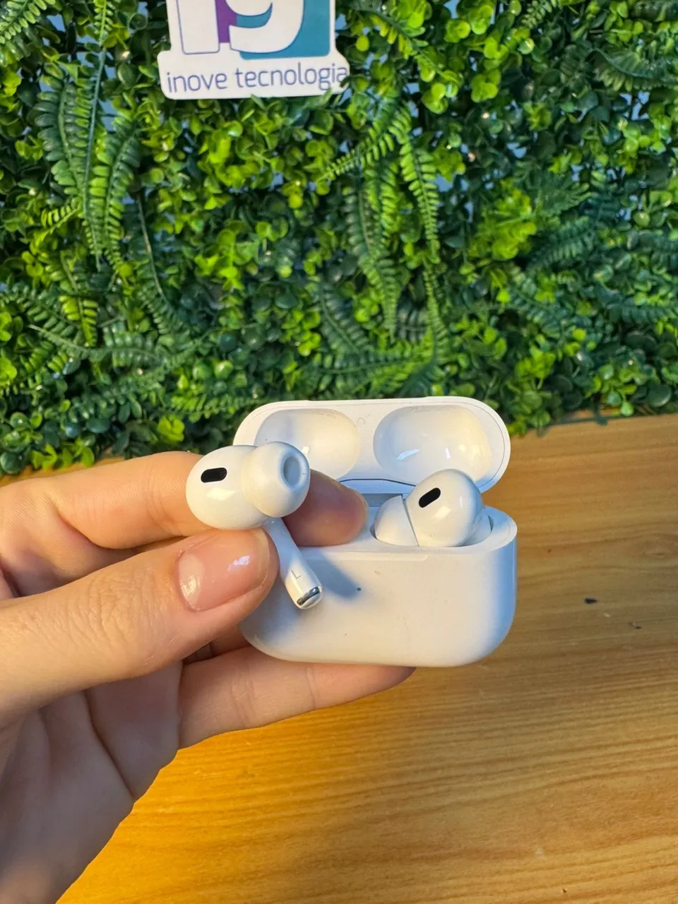AirPods Pro 2 (Lightning) Modelo A2699 - Case + Lado Esquerdo