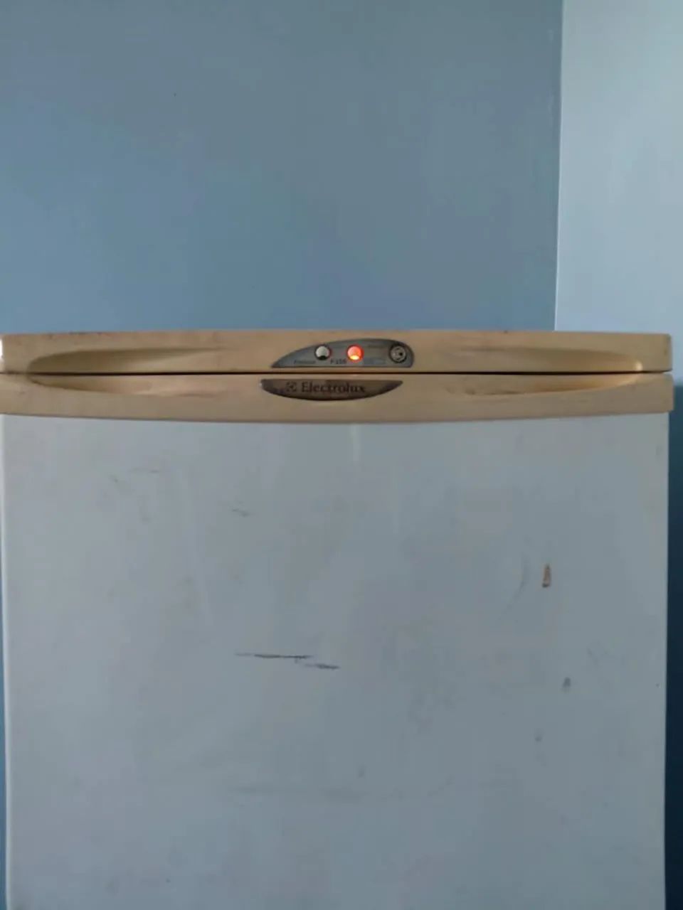 Freezer vertical Electrolux  branco  - Foto 5