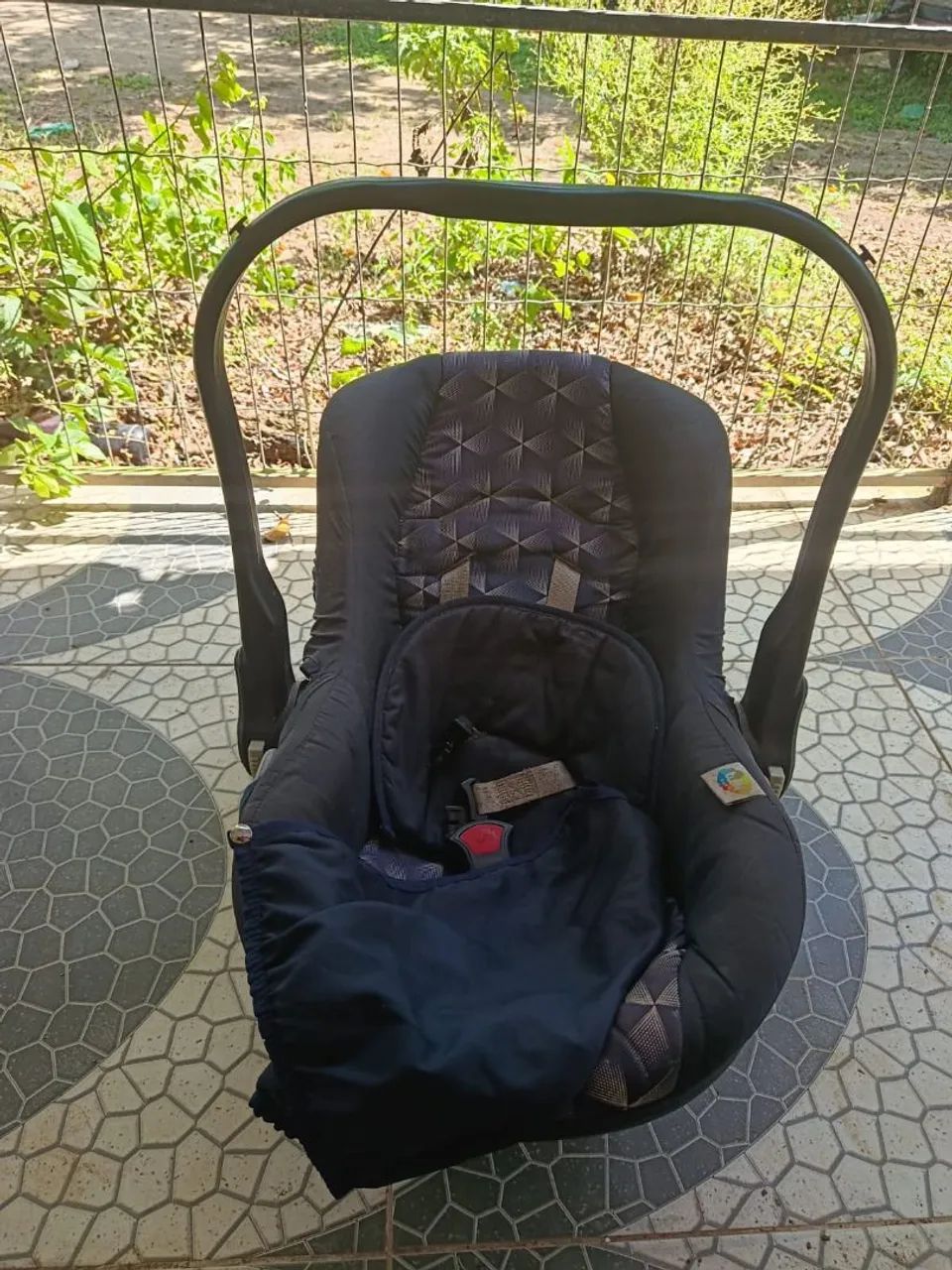 Vendo carrinho de bebê e bebe conforto  - Foto 3