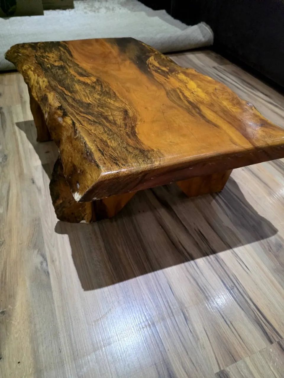 Mesa de centro de madeira maciça  - Foto 4