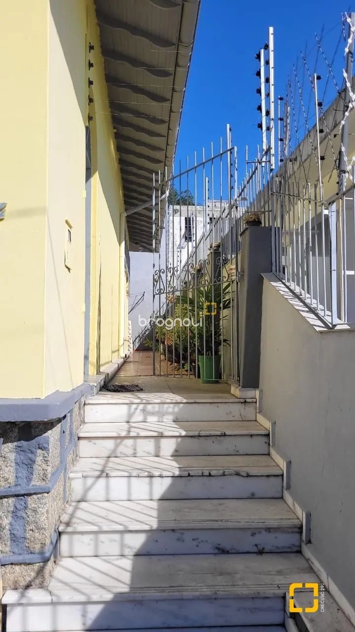 Casa residencial a venda com 3 dormitórios, edícula, 1 vaga de garagem - Centro - Fpolis - - Foto 2