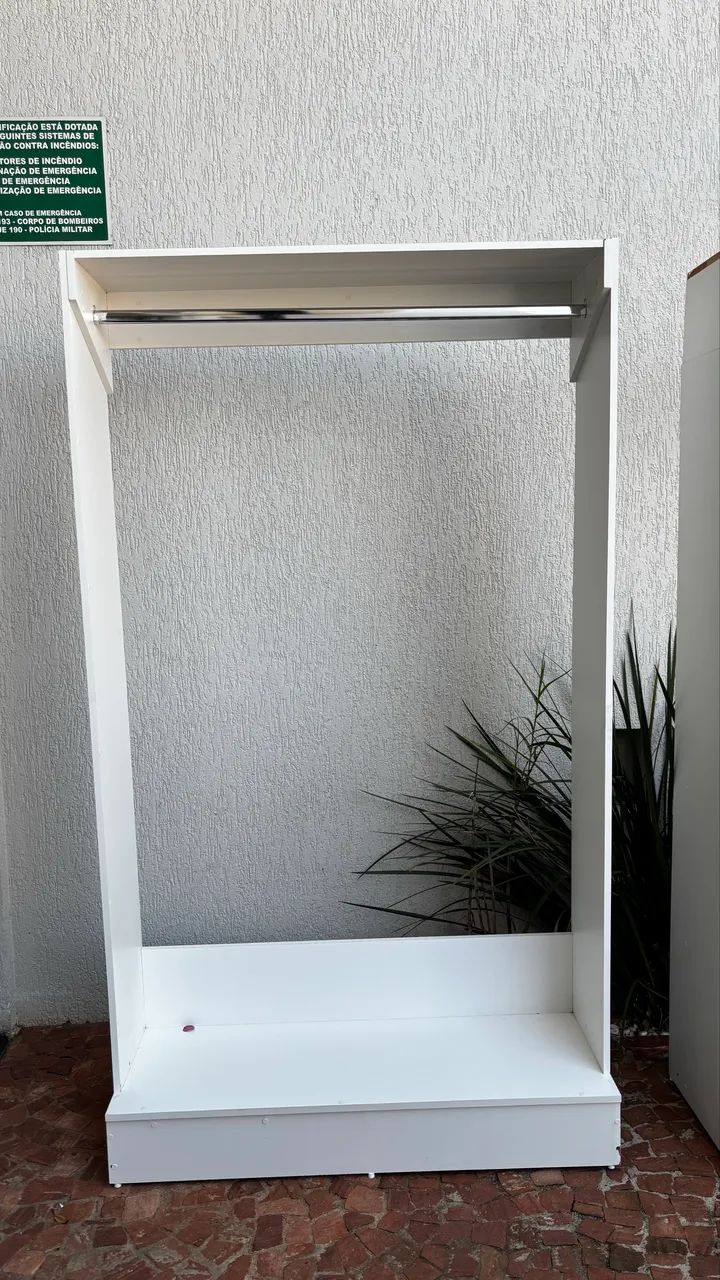 Arara em mdf para Loja/Closet