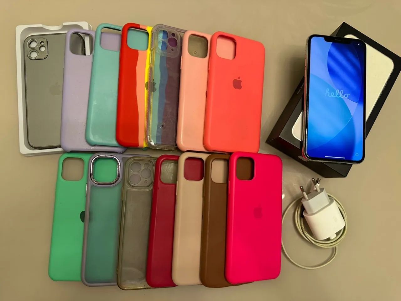 iPhone 11 Pro Max 64gb + brindes - Celulares e Smartphones