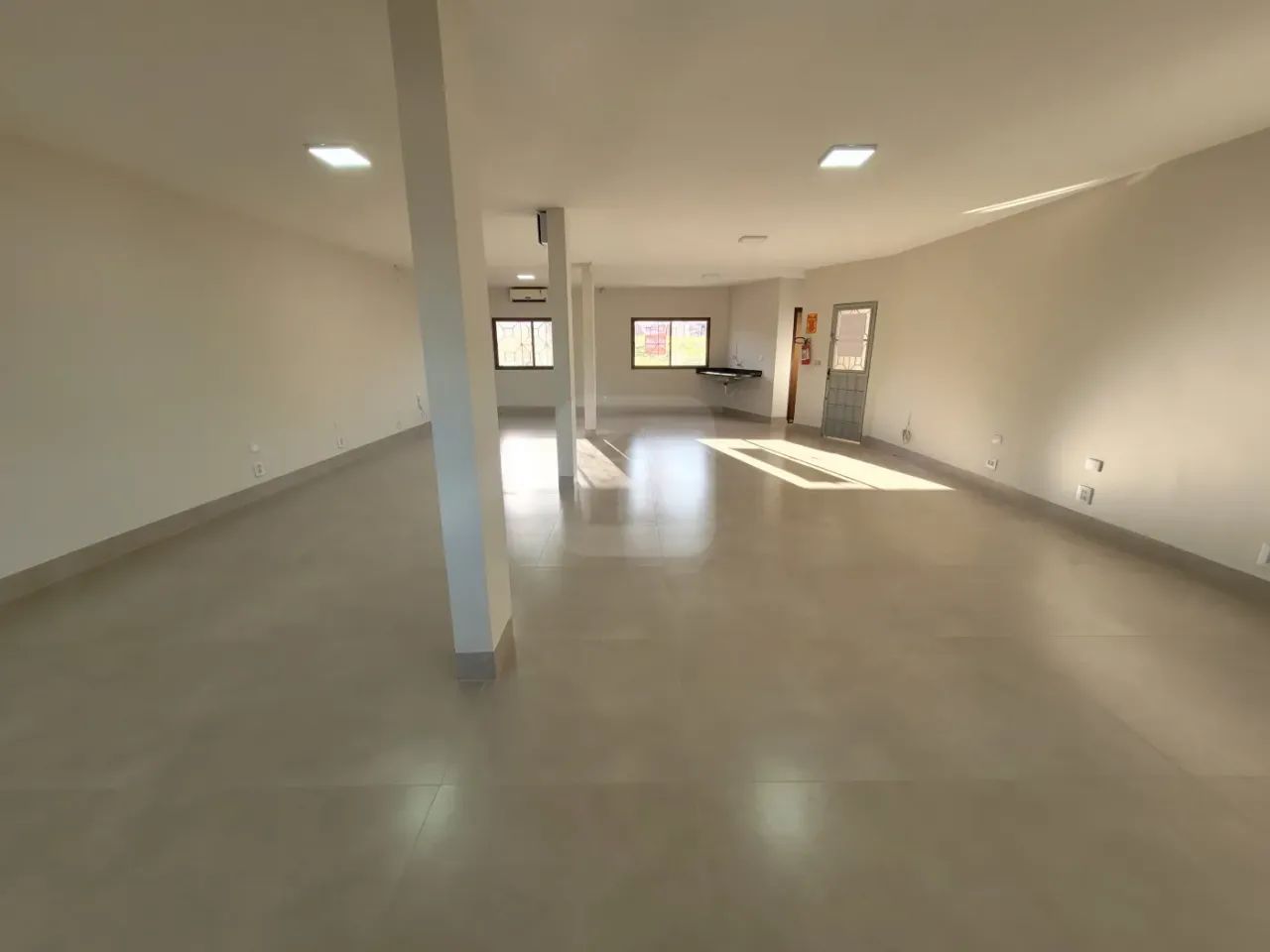 Sala comercial para locação no bairro Daniel Fonseca - Foto 4